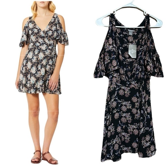 Angie Women's Black Floral Printed Wrap Dress Size Large NWT - Picture 1 of 12